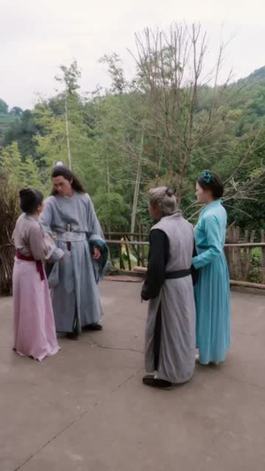 穿越反派，洗白救全家：反派怎么啦（65集）一口气看完排行榜前十短剧