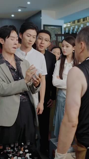 点石成金刀刀爆开帝王绿（74集）这短剧看得像开盲盒