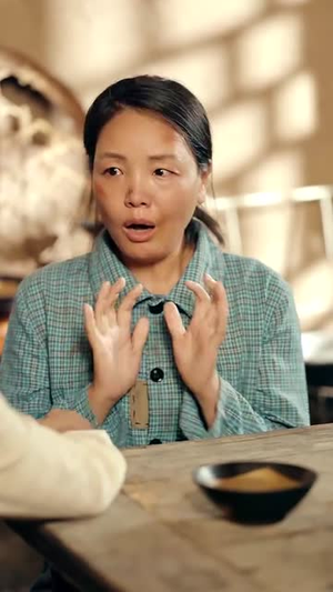 穿到饥荒年我靠绑定挨骂系统顿顿吃肉（80集）热门短剧免费观看