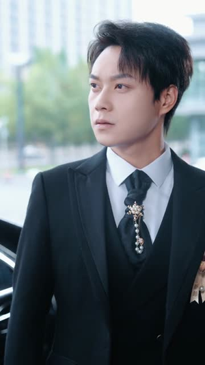 我本痴心自缚（70集） 看上一眼就上头短剧